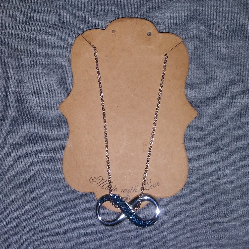 🌸Sterling silver infinity necklace.